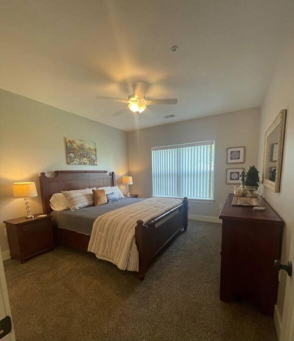 Main Floor 2 Bedroom Condo In Bettendorf Exterior photo